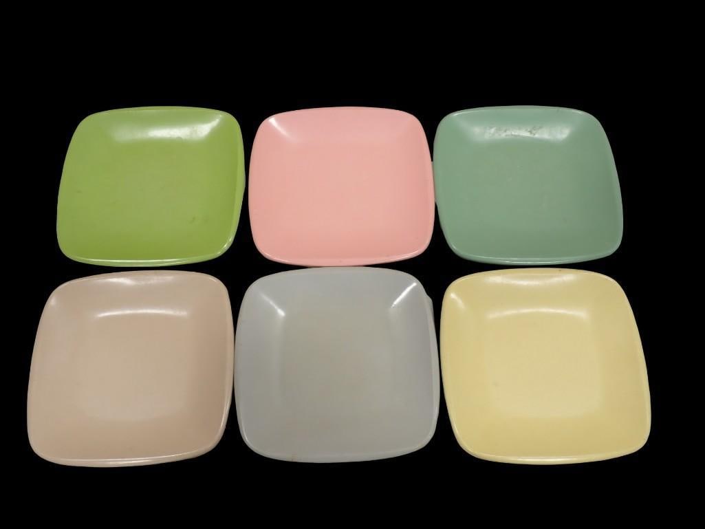 6 Vintage Harmony House Melamine Plates Asst Colors: 6 Vintage Harmony House Melamine Plates Asst Colors All pictures are considered part of the description and should be examined carefully by bidders. Live Auctioneers is now offering Live
