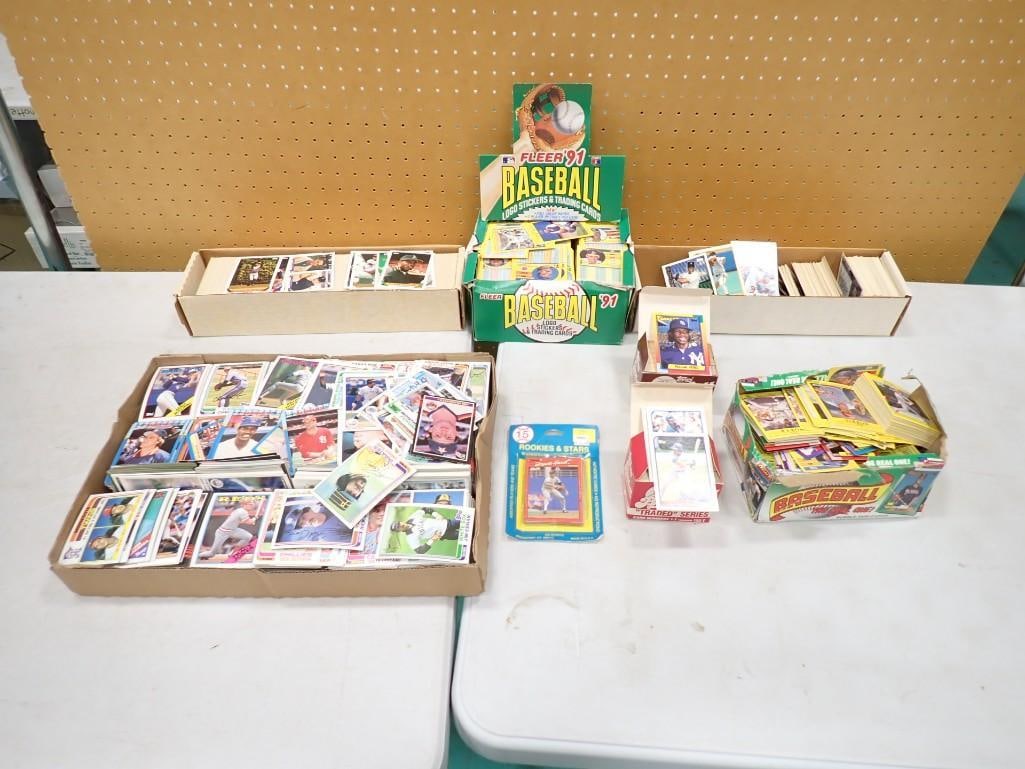 Lot of Sports Cards Mostly Baseball Cards (1 of 11)