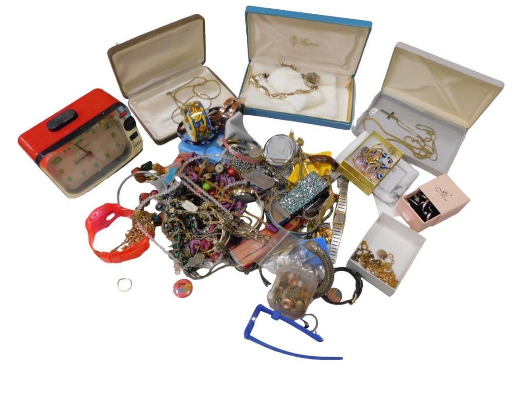 Lot of Costume Jewelry, Watches, etc: Lot of Costume Jewelry, Watches, etc. Condition: watches are untested All pictures are considered part of the description and should be examined carefully by bidders. Live Auctioneers is now o