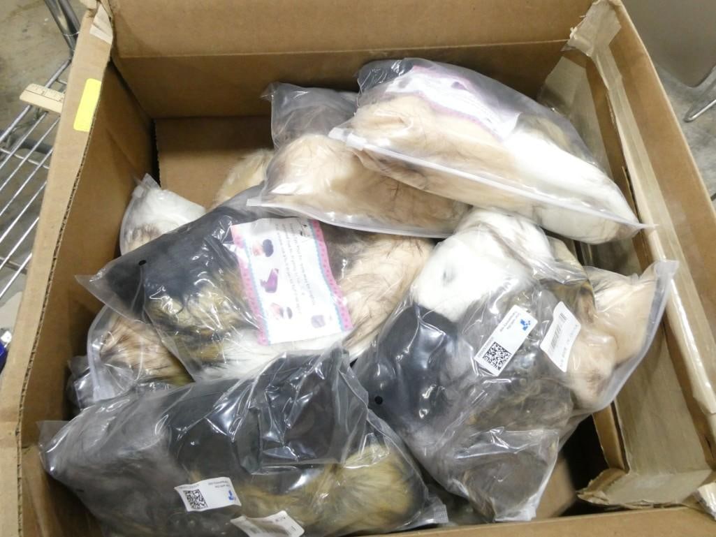 12 Packs of Craft Pom Poms New in Package: 12 Packs of Craft Pom Poms New in Package All pictures are considered part of the description and should be examined carefully by bidders. Live Auctioneers is now offering Live Shipping through them. 