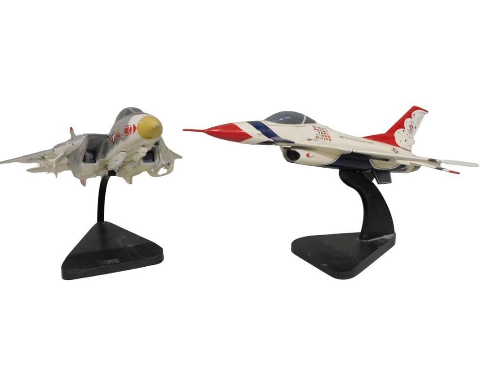 2 Model Airplanes (1 of 6)