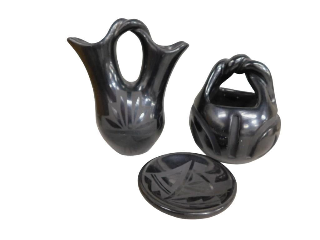 3 Santa Clara Pottery Items All Artist Signed (1 of 9)