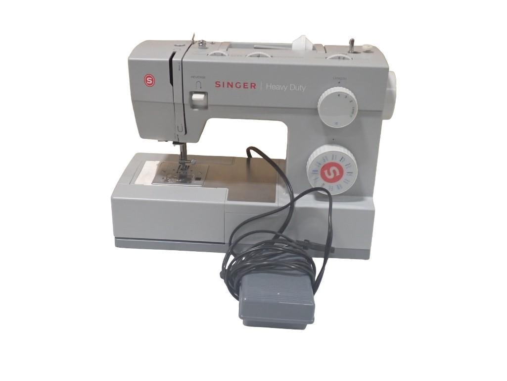 Singer 4423 Heavy Duty Sewing Machine (1 of 6)