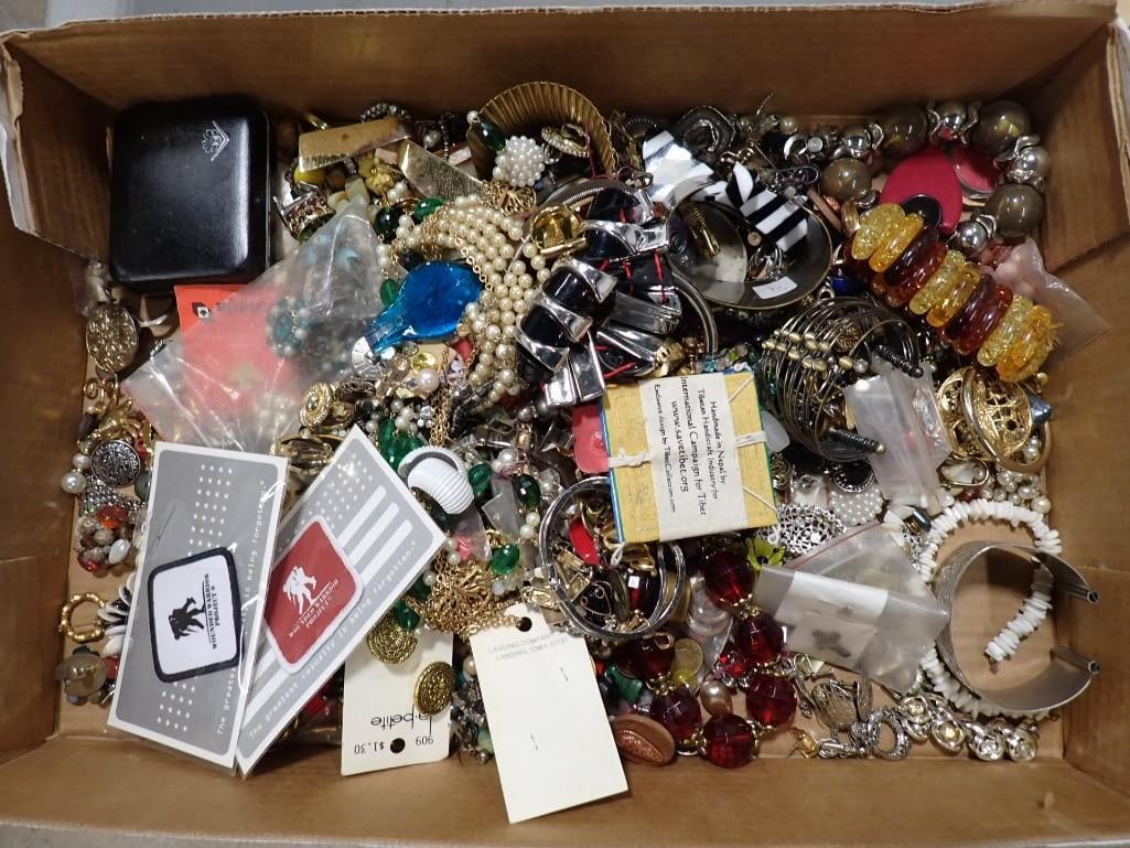 Lot of Costume Jewelry (1 of 6)