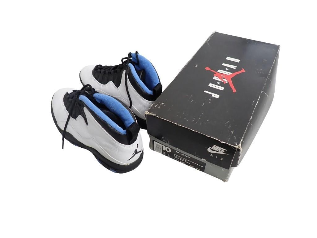 Pair of Nike Air Jordan 130209 102 00 White/Black-Dark Powder Blue Shoes Size 10 (1 of 11)