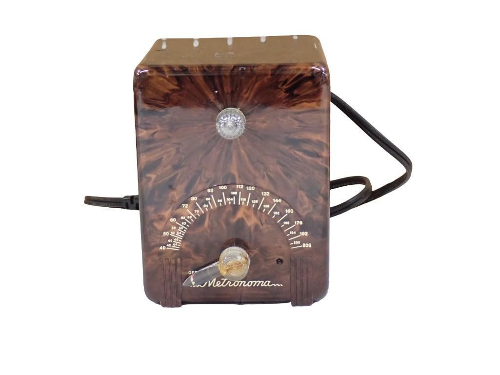 Vintage 1950s Crystalab Metronoma Electric Metronome Works Brown Marbled Bakelite: Vintage 1950s Crystalab Metronoma Electric Metronome Works Brown Marbled Bakelite Art Deco Design All pictures are considered part of the description and should be examined carefully by bidders. Liv