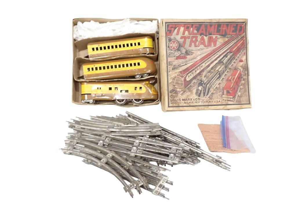 Vintage Marx Streamlined Train Set (1 of 12)