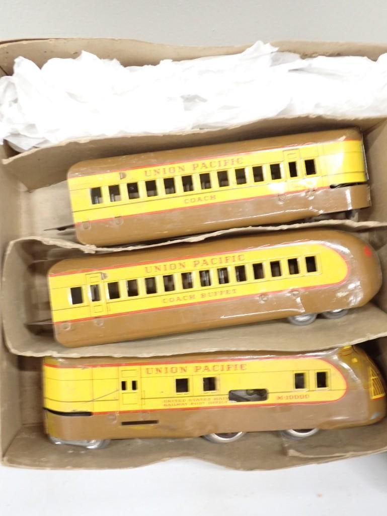 Vintage Marx Streamlined Train Set - 2