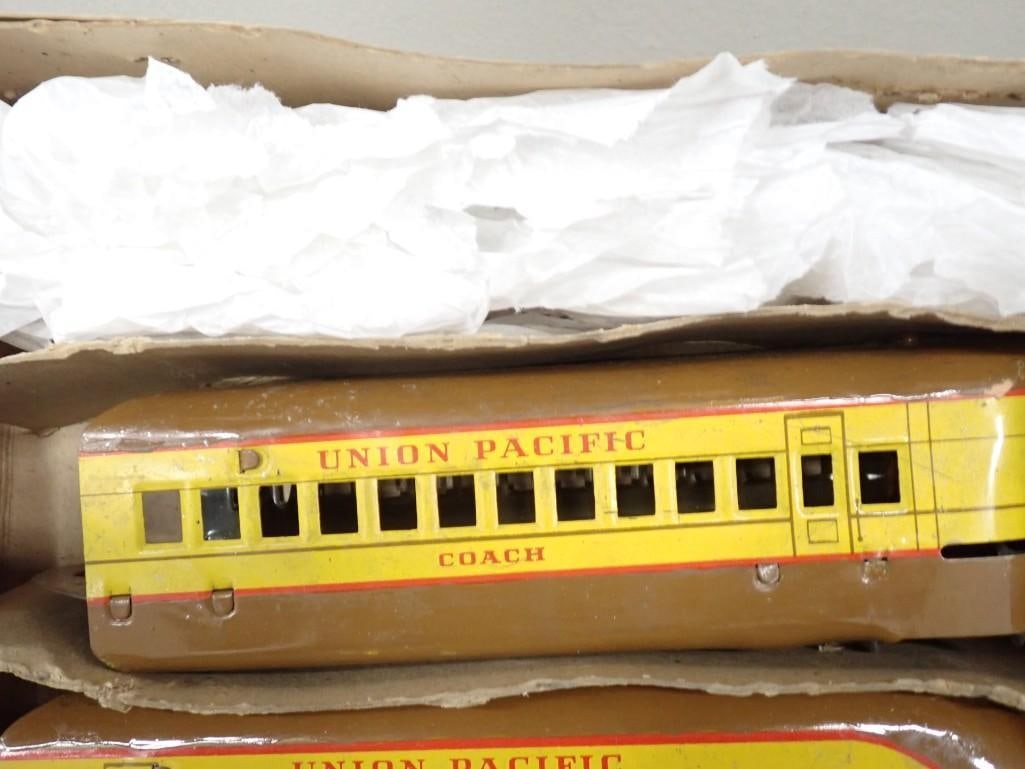 Vintage Marx Streamlined Train Set - 6