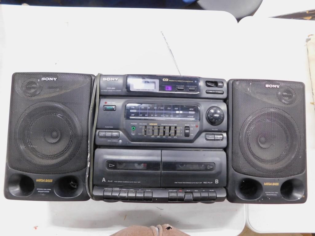 Sony CFD-560 Boombox CD Radio Cassette Recorder (1 of 6)