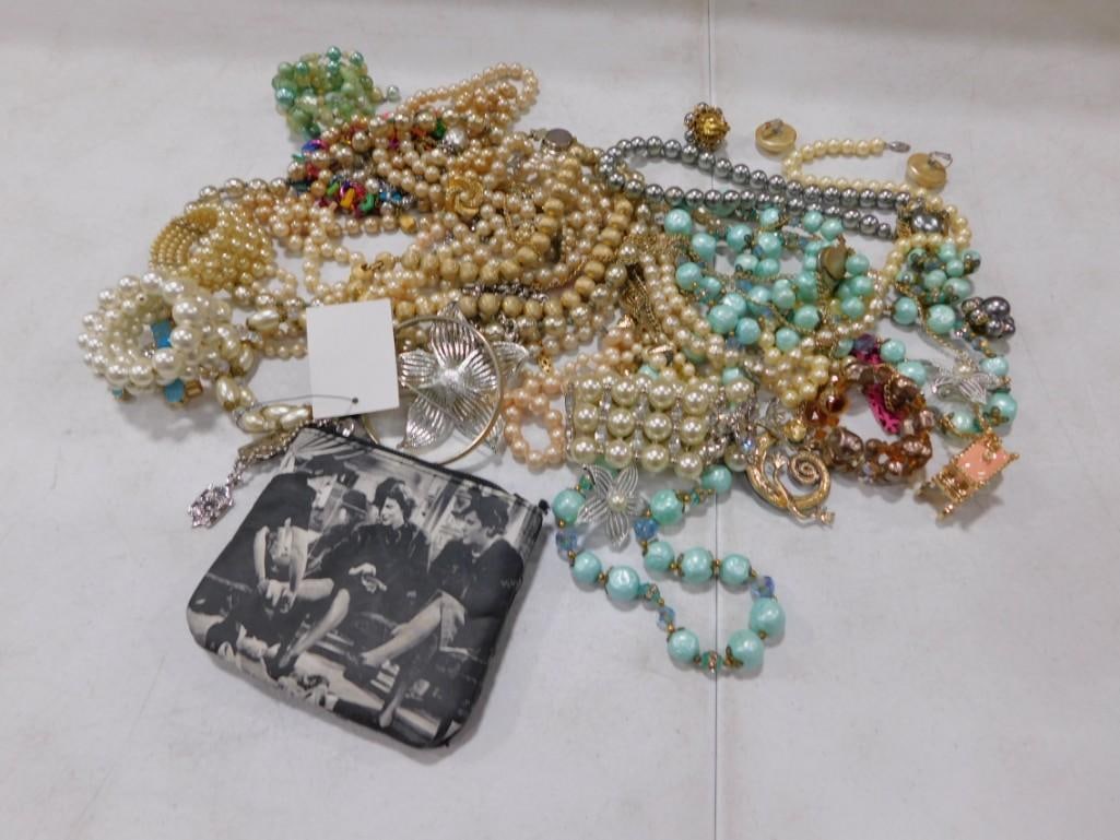 Lot of Costume Jewelry (1 of 4)