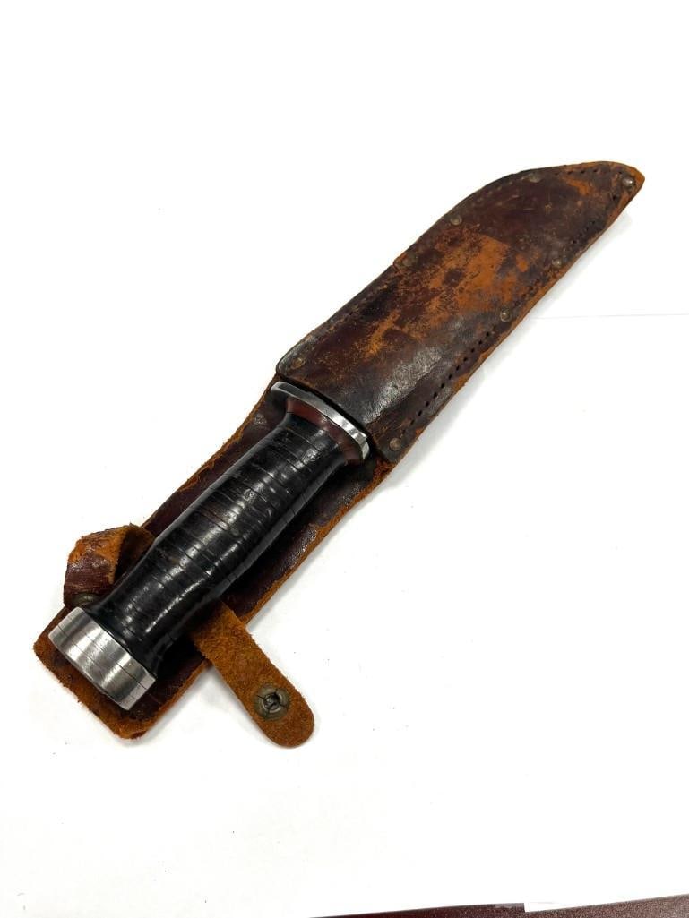 Vintage Cattaraugus 225Q Fixed Blade Hunting Knife in Leather Sheath (1 of 5)