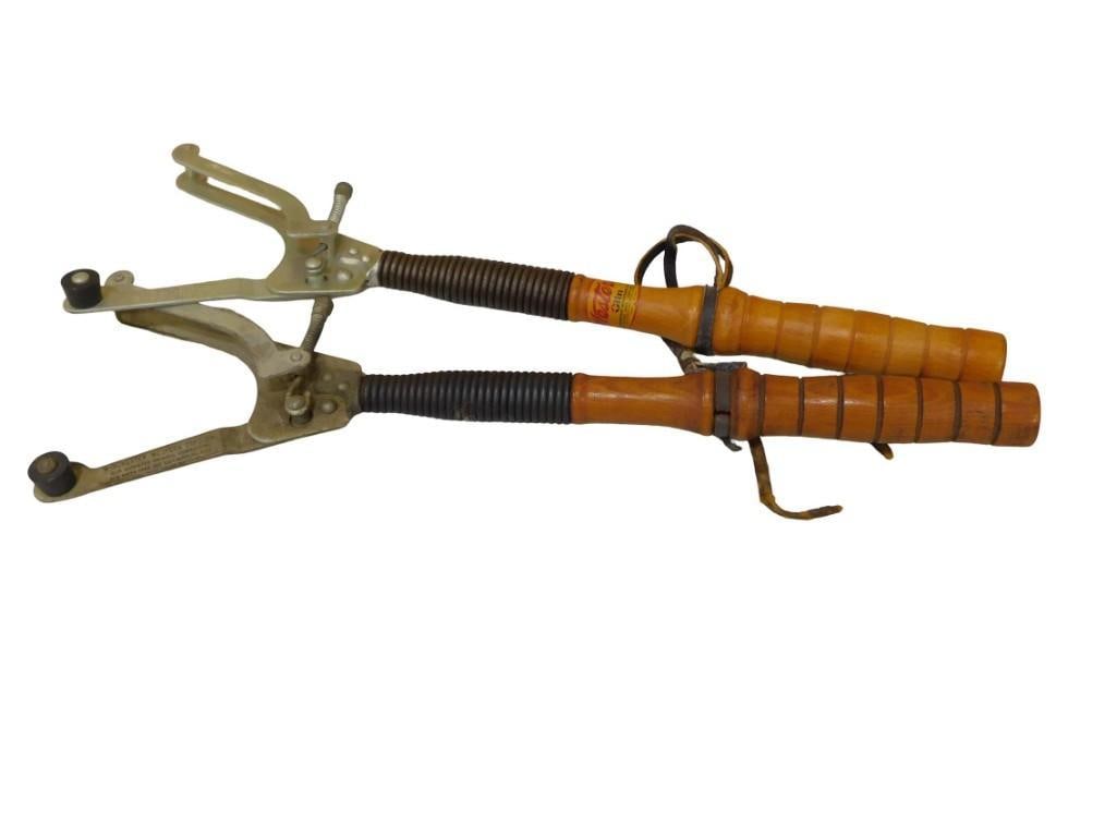 2 Winchester Western Olin Skeet or Trap Shooting Hand Traps Clay Pigeon Throwers (1 of 4)