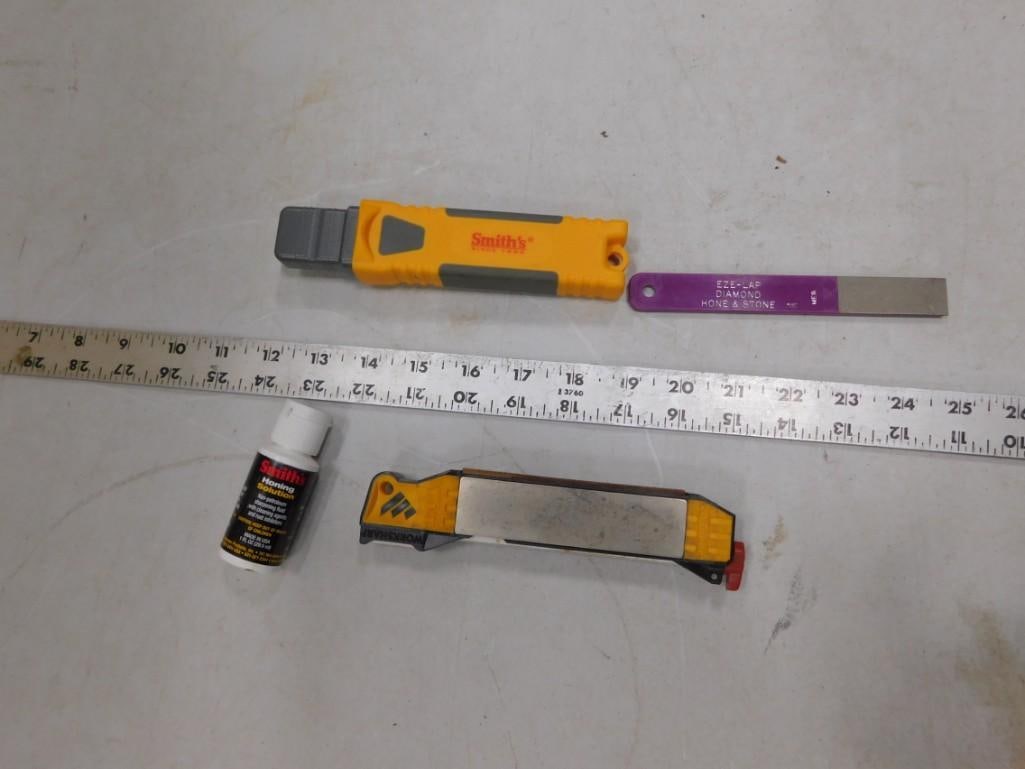 Lot of Knife Sharpening Supplies (1 of 4)