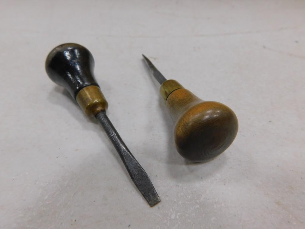 2 Winchester Miniature Screwdrivers: 2 Winchester Miniature Screwdrivers- All pictures are considered part of the description and should be examined carefully by bidders. Live Auctioneers is now offering Live Shipping through them. 
