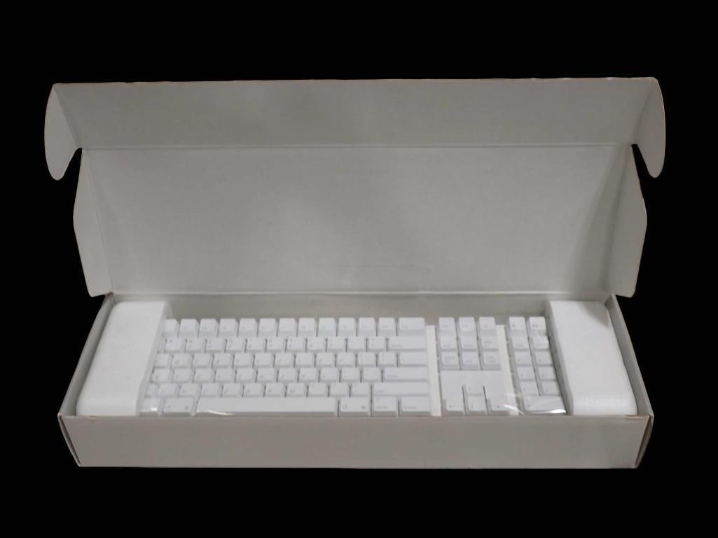 Apple Wireless Keyboard M9270LL/A New in Box: Apple Wireless Keyboard M9270LL/A New in Box All pictures are considered part of the description and should be examined carefully by bidders. Live Auctioneers is now offering Live Shipping through t