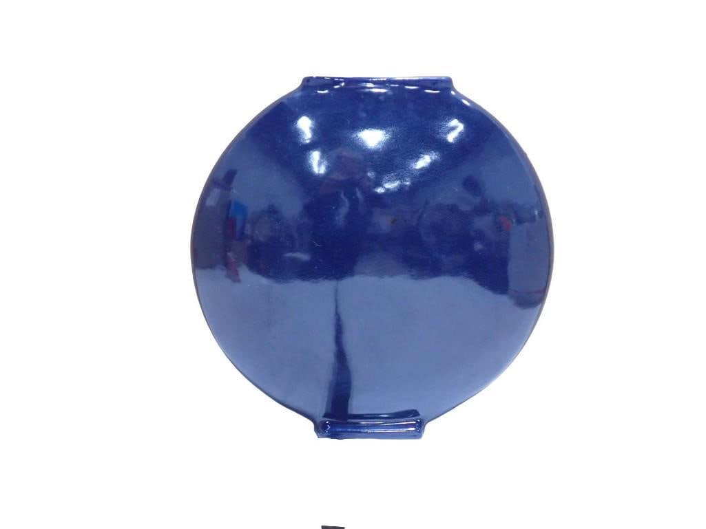 MCM Madeline Originals Pottery Pillow or Disc Vase: Vintage Mid Century Modern Madeline Originals Pottery Pillow or Disc Vase All pictures are considered part of the description and should be examined carefully by bidders. Live Auctioneers is now off