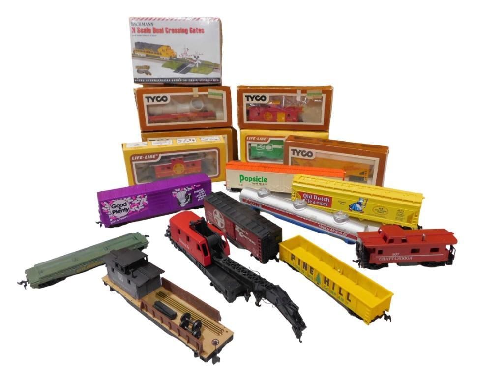 Model Train and Accessories Lot including Bachmann N Scale, Tyco, HO Scale, Life-Like, Advertising (1 of 6)