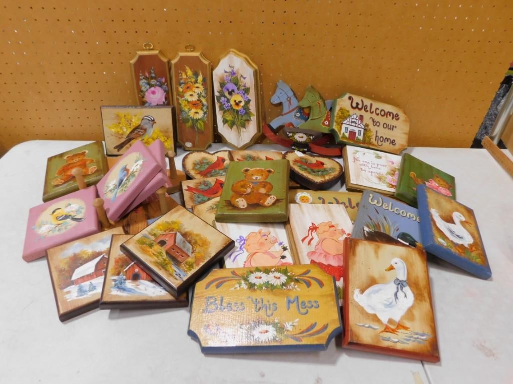 Lot of Wall Decor Signs incl Hand Painted. Asst Designs incl Teddy Bear, Barns, Geese, Welcome, Etc: Lot of Wall Decor Signs incl Hand Painted. Asst Designs incl Teddy Bear, Barns, Geese, Welcome, Etc All pictures are considered part of the description and should be examined carefully by bidders. Liv