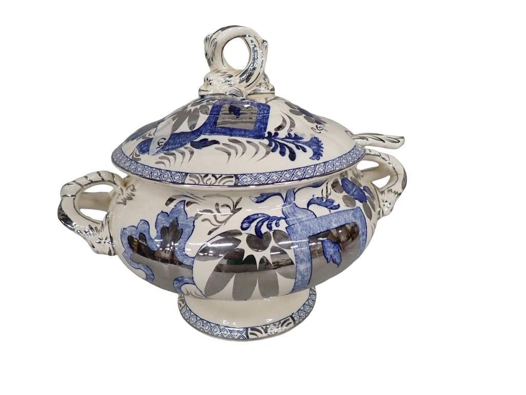Vintage Mason's Blue and White China Tureen with Porcelain Spoon Made in England (1 of 12)