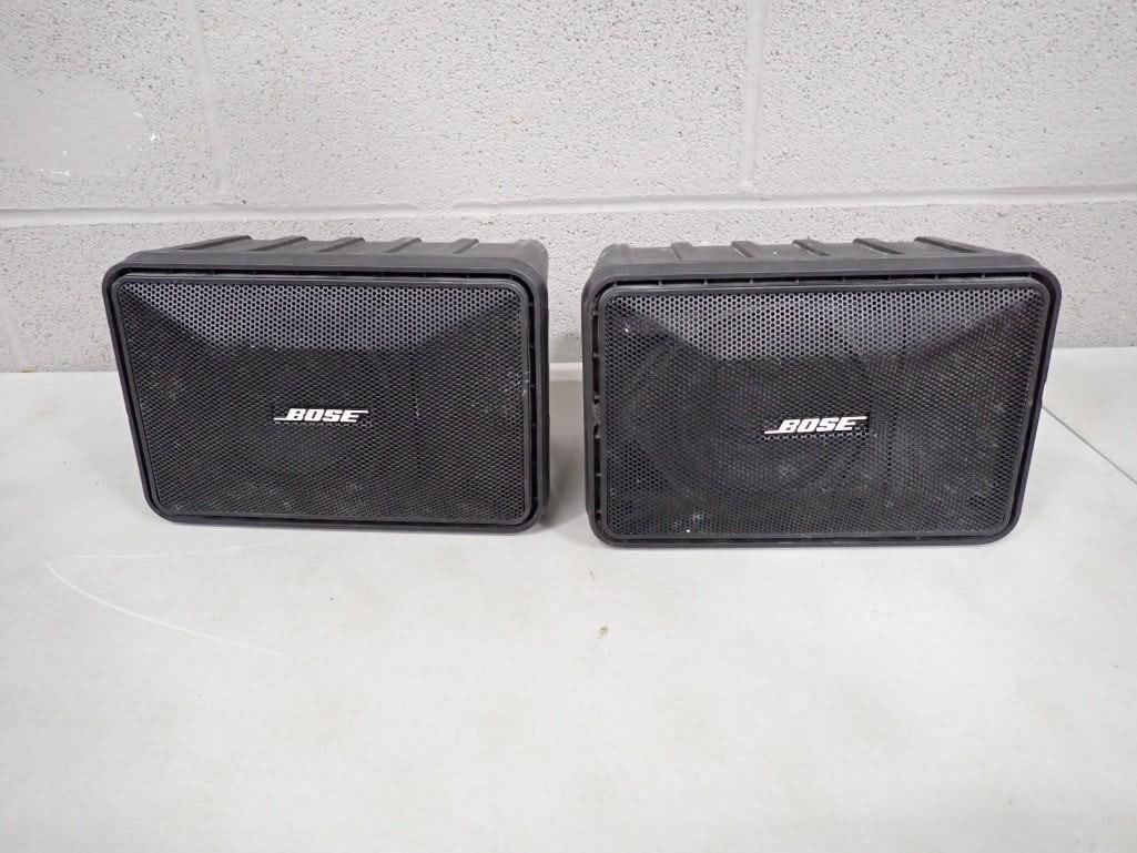 Pair of Bose Model 101 Music Monitor Speakers: Pair of Bose Model 101 Music Monitor Speakers Condition: untested All pictures are considered part of the description and should be examined carefully by bidders. Live Auctioneers is now offerin