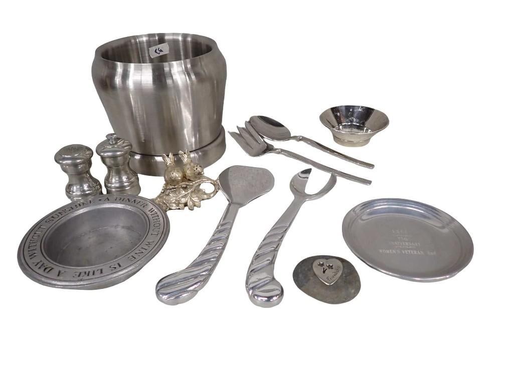 Serving Lot incl Ice Bucket or Vase, Salad Utensils, Salt and Pepper Shakers, etc. (1 of 7)