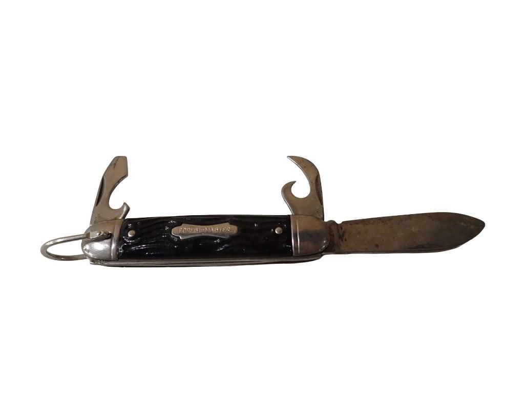 Colonial Forest-Master Knife: Colonial Forest-Master Knife All pictures are considered part of the description and should be examined carefully by bidders. Live Auctioneers is now offering Live Shipping through them. This is an