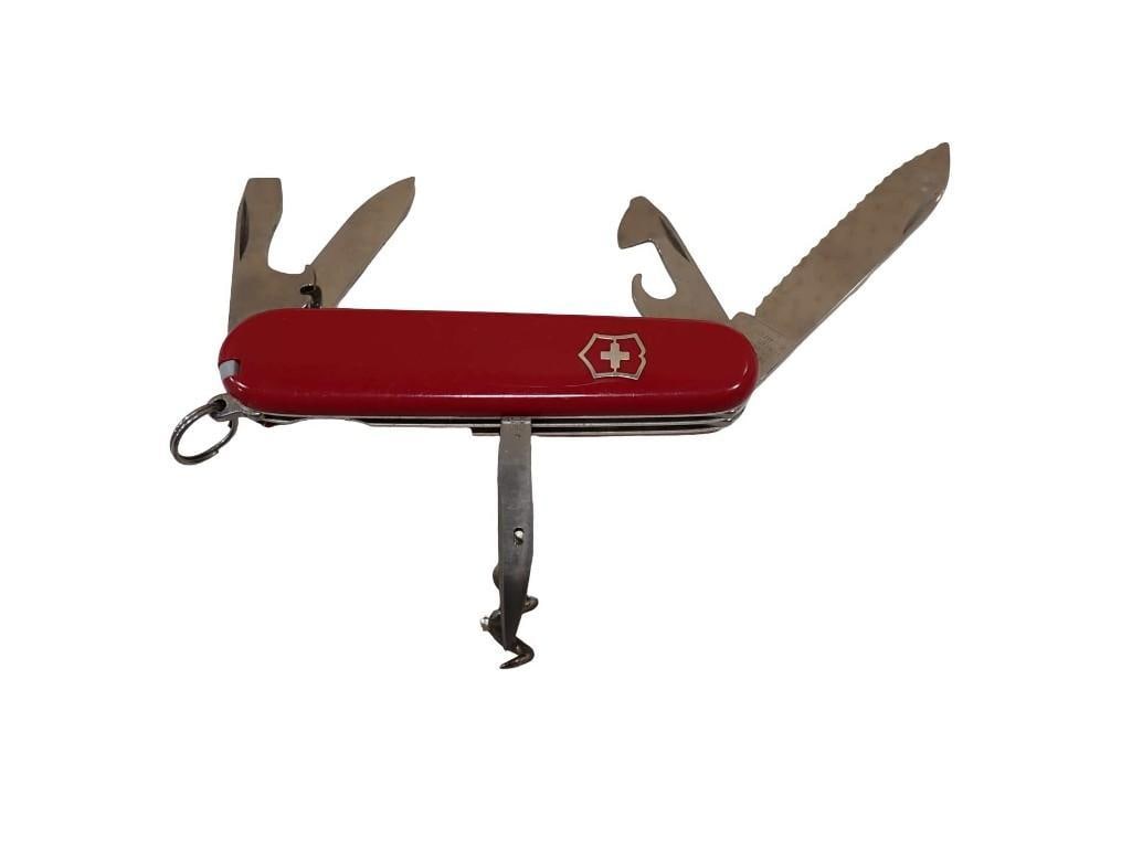 Victorinox Swiss Army Knife: Victorinox Swiss Army Knife All pictures are considered part of the description and should be examined carefully by bidders. Live Auctioneers is now offering Live Shipping through them. This is an o
