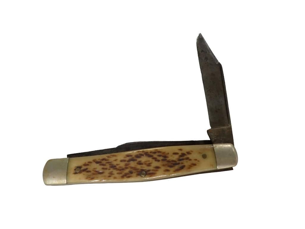 Vintage Craftsman 3 Blade Pocket Knife: Vintage Craftsman 3 Blade Pocket Knife All pictures are considered part of the description and should be examined carefully by bidders. Live Auctioneers is now offering Live Shipping through them. T