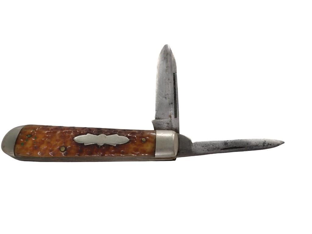 Vintage Utica Kutmaster 2 Blade Pocket Knife: Vintage Utica Kutmaster 2 Blade Pocket Knife All pictures are considered part of the description and should be examined carefully by bidders. Live Auctioneers is now offering Live Shipping through t