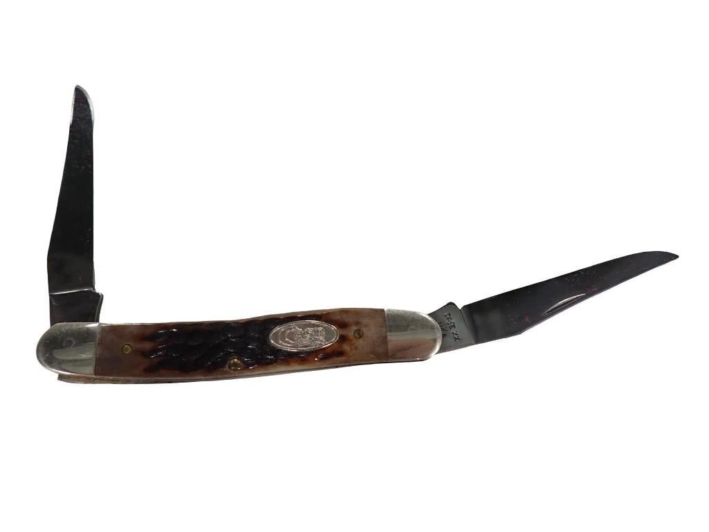 Case XX 2 Blade Pocket Knife Appears New: Case XX 2 Blade Pocket Knife Appears New All pictures are considered part of the description and should be examined carefully by bidders. Live Auctioneers is now offering Live Shipping through them.