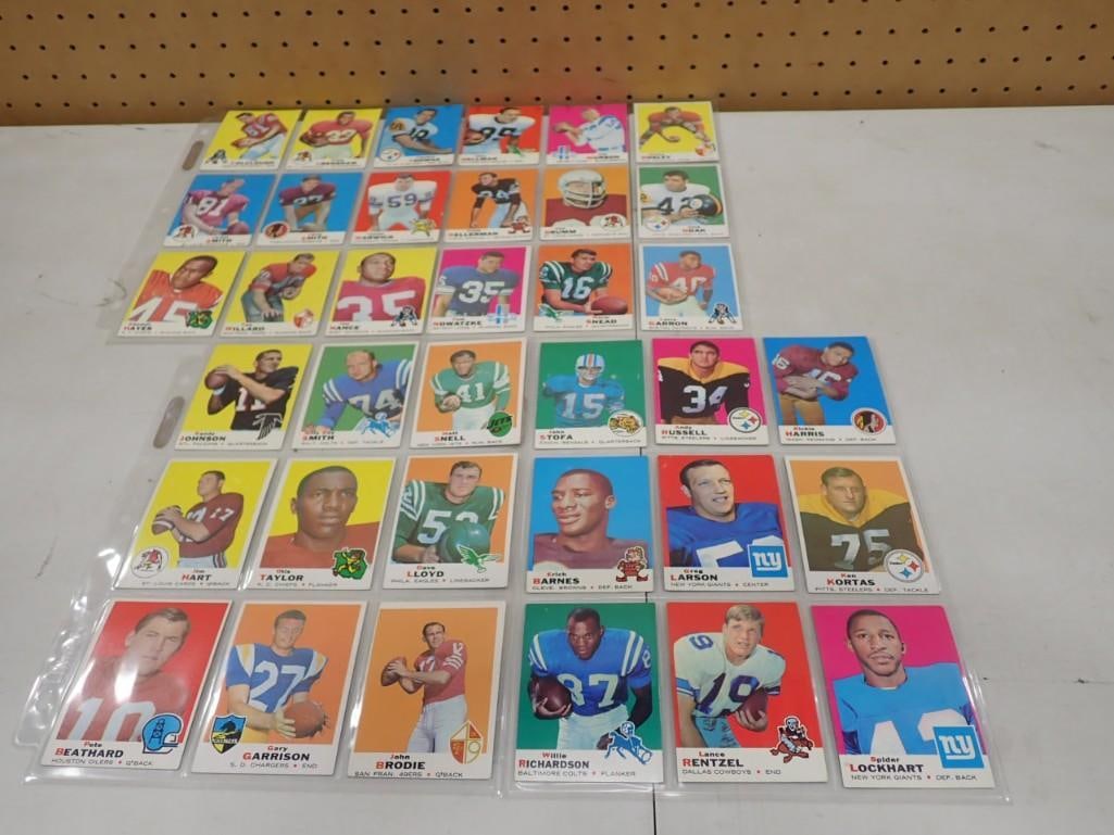 1969 Topps Football Cards incl Stars of the Day 36 Total Cards incl Norm Snead, Andy Russell: 1969 Topps Football Cards incl Stars of the Day 36 Total Cards incl Norm Snead, Andy Russell, Lance Rentzel, Jakie Smith, Jim Nance, Otis Taylor, John Brodie All pictures are considered part of the d