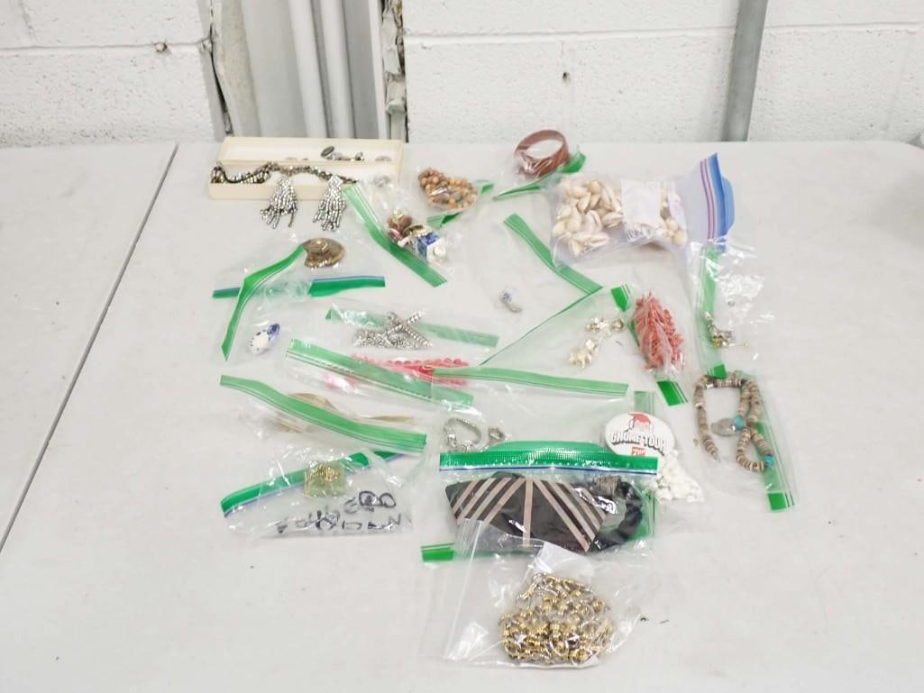 Lot of Costume Jewelry: Lot of Costume Jewelry All pictures are considered part of the description and should be examined carefully by bidders. Live Auctioneers is now offering Live Shipping through them. This is an option