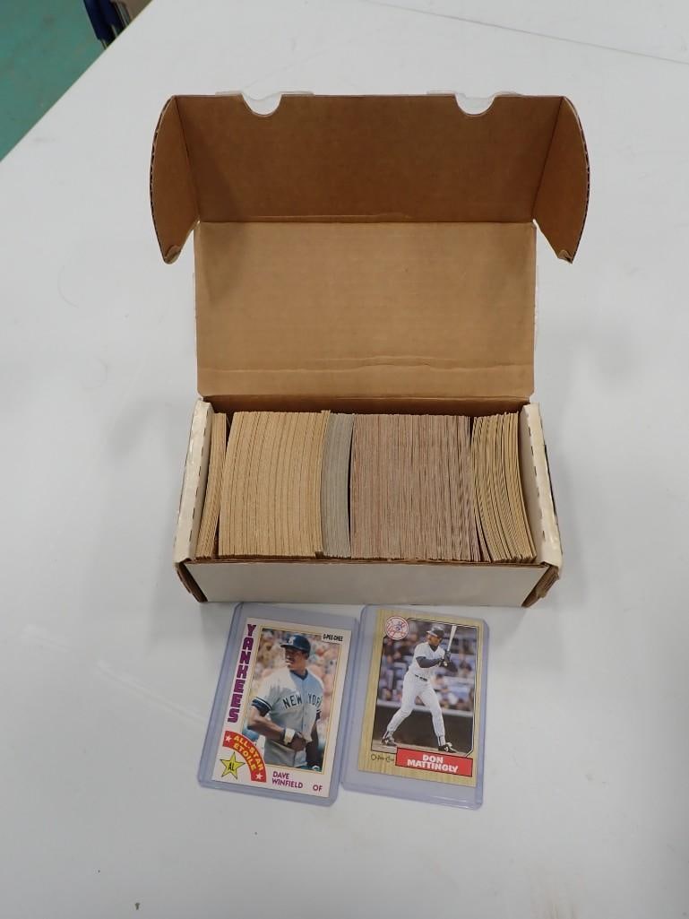 Lot of Vintage Baseball Cards including High Grade O-Pee-Chee, 1970's, 1980's, etc.: Lot of Vintage Baseball Cards including High Grade O-Pee-Chee, 1970's, 1980's, etc. All pictures are considered part of the description and should be examined carefully by bidders. Live Auctio