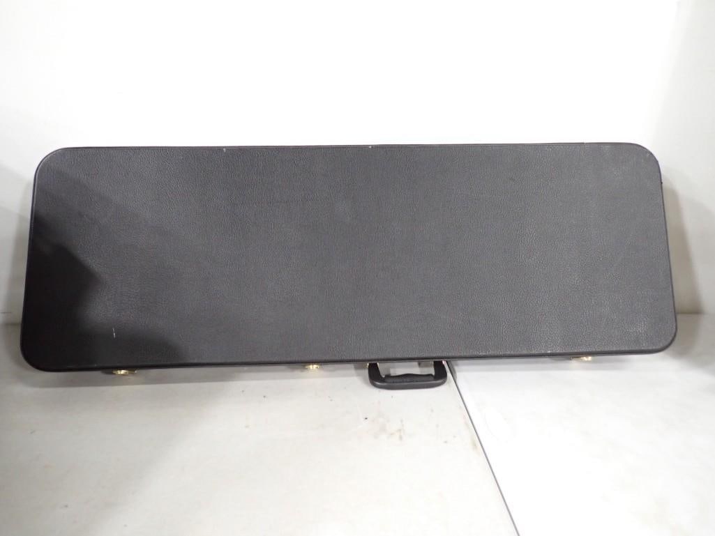 Hard Shell Guitar Case (1 of 7)