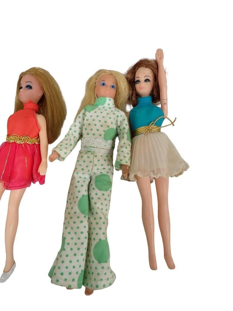 Vintage Topper Dawn Doll Case w 4 Dolls incl 2 Dawn, Angie, plus a Blond Doll in a Dollikin Outfit - 2