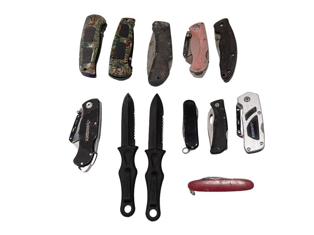 Lot of Knives incl Pocket Knives and Straight Blade Knives (1 of 7)