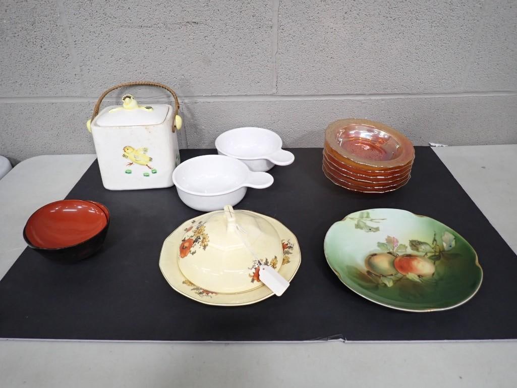 Vintage Marigold Carnival Glass Bowls plus a Vintage Covered Plate, etc: Vintage Marigold Carnival Glass Bowls plus a Vintage Covered Plate, etc All pictures are considered part of the description and should be examined carefully by bidders. Live Auctioneers is now offer