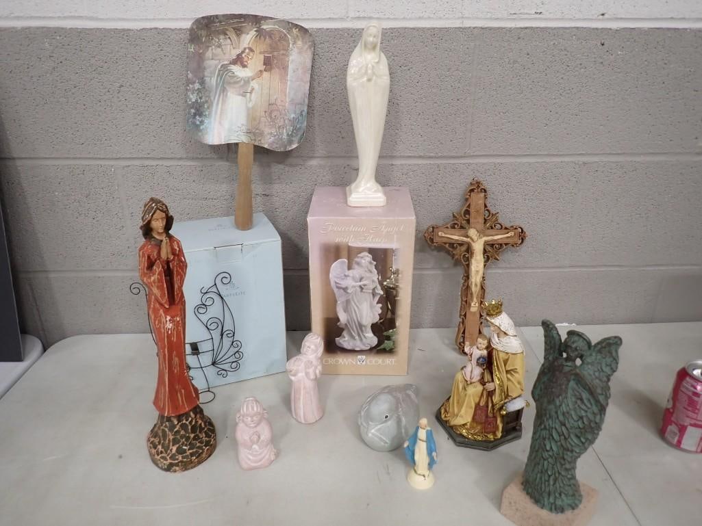 Lot of Religious Figurines, Etc (1 of 14)