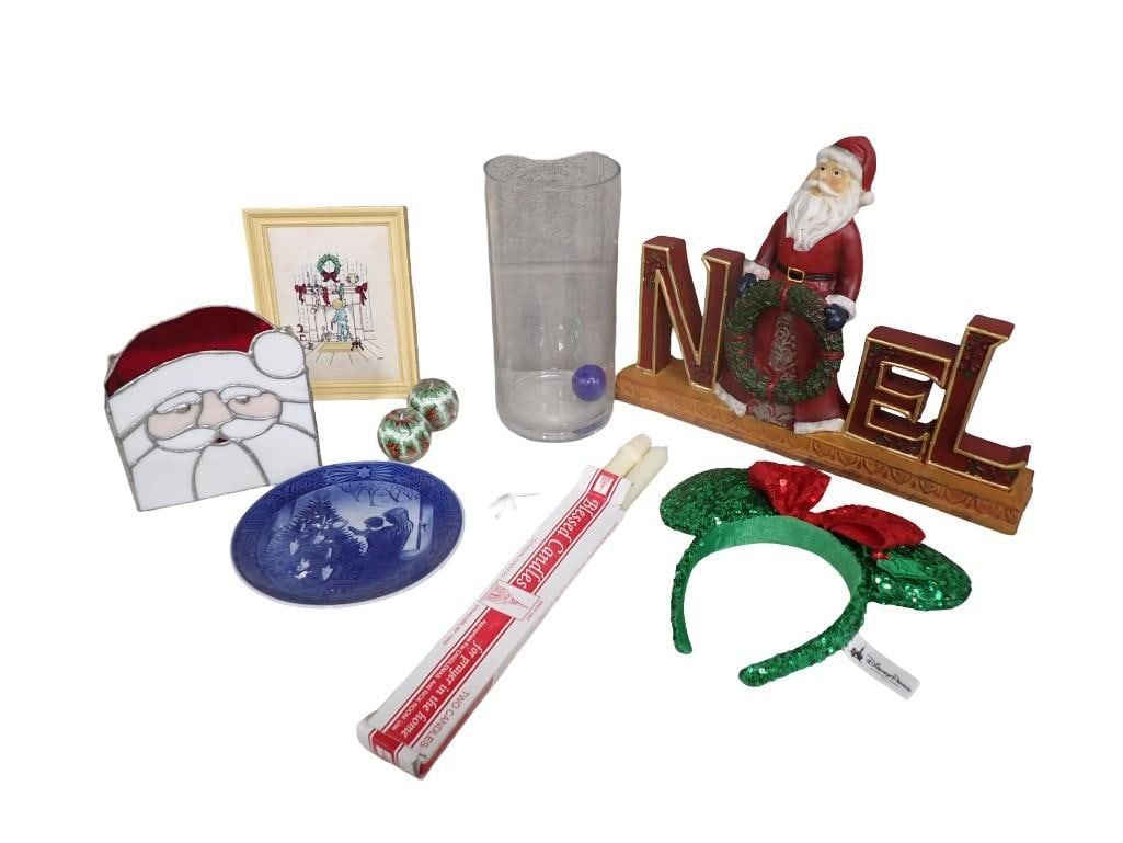 Christmas Lot incl Stained Glass Santa Card Holder, Royal Copenhagen Christmas Plate, etc: Christmas Lot incl Stained Glass Santa Card Holder, Royal Copenhagen Christmas Plate, etc All pictures are considered part of the description and should be examined carefully by bidders. Live Auctio