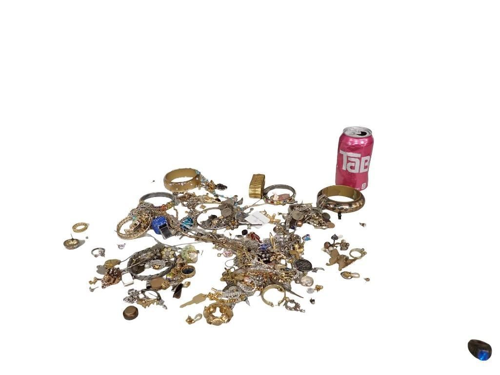 Lot of Costume Jewelry: Lot of Costume JewelryAll pictures are considered part of the description and should be examined carefully by bidders.Live Auctioneers is now offering Live Shipping through them. This is an optional p