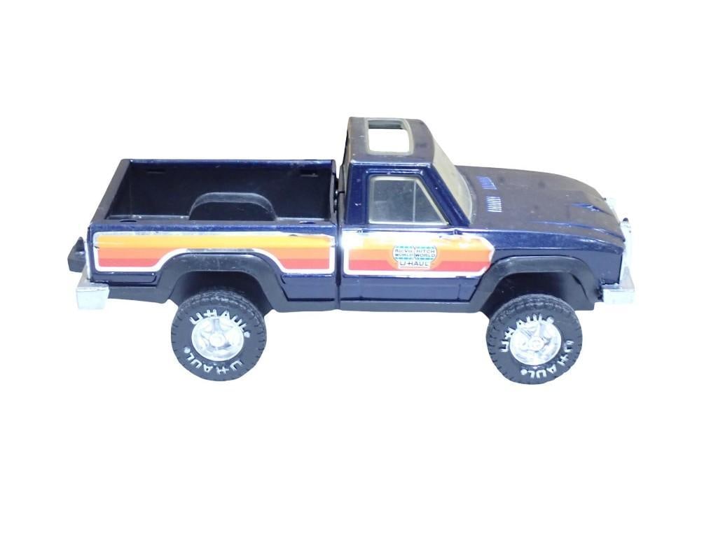 Vintage Nylint U-Haul Pressed Steel Toy Truck: Vintage Nylint U-Haul Pressed Steel Toy Truck Condition: played with All pictures are considered part of the description and should be examined carefully by bidders. Live Auctioneers is