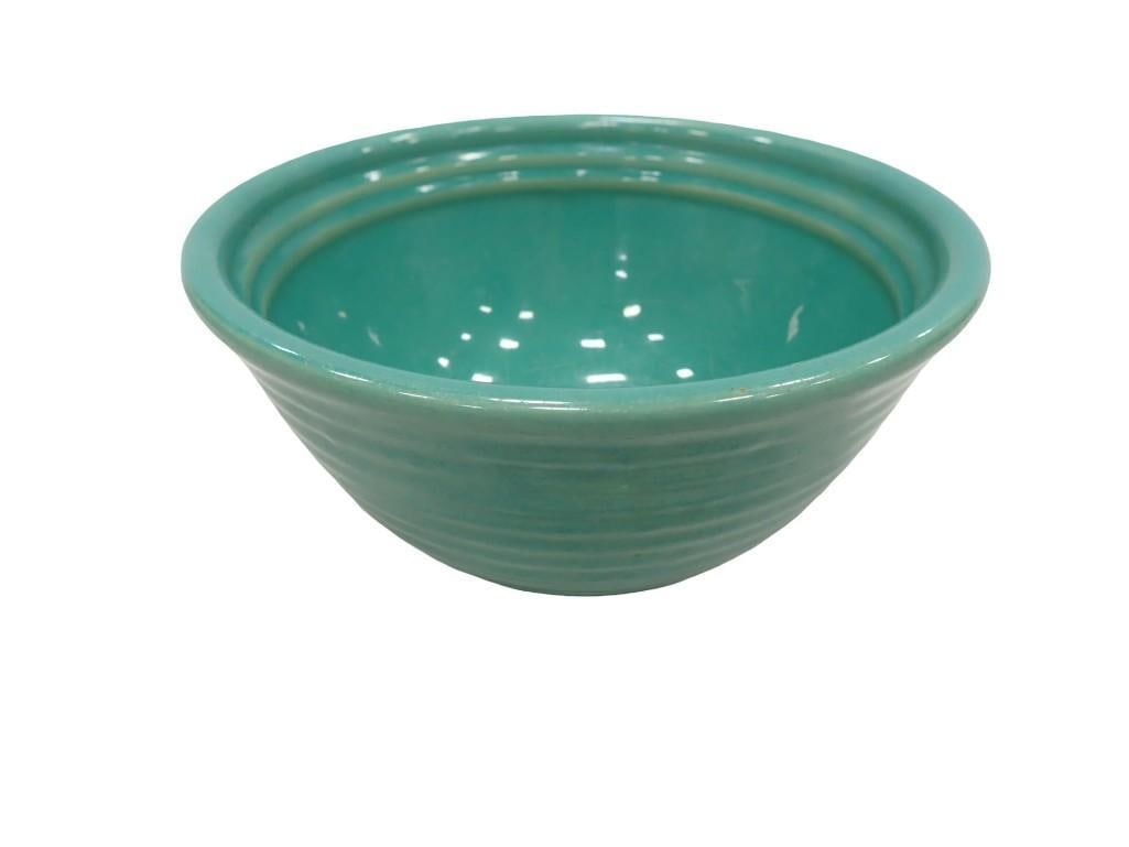Bauer Pottery Ringware Bowl Teal Colored: Bauer Pottery Ringware Bowl Teal Colored All pictures are considered part of the description and should be examined carefully by bidders. Live Auctioneers is now offering Live Shipping through them.