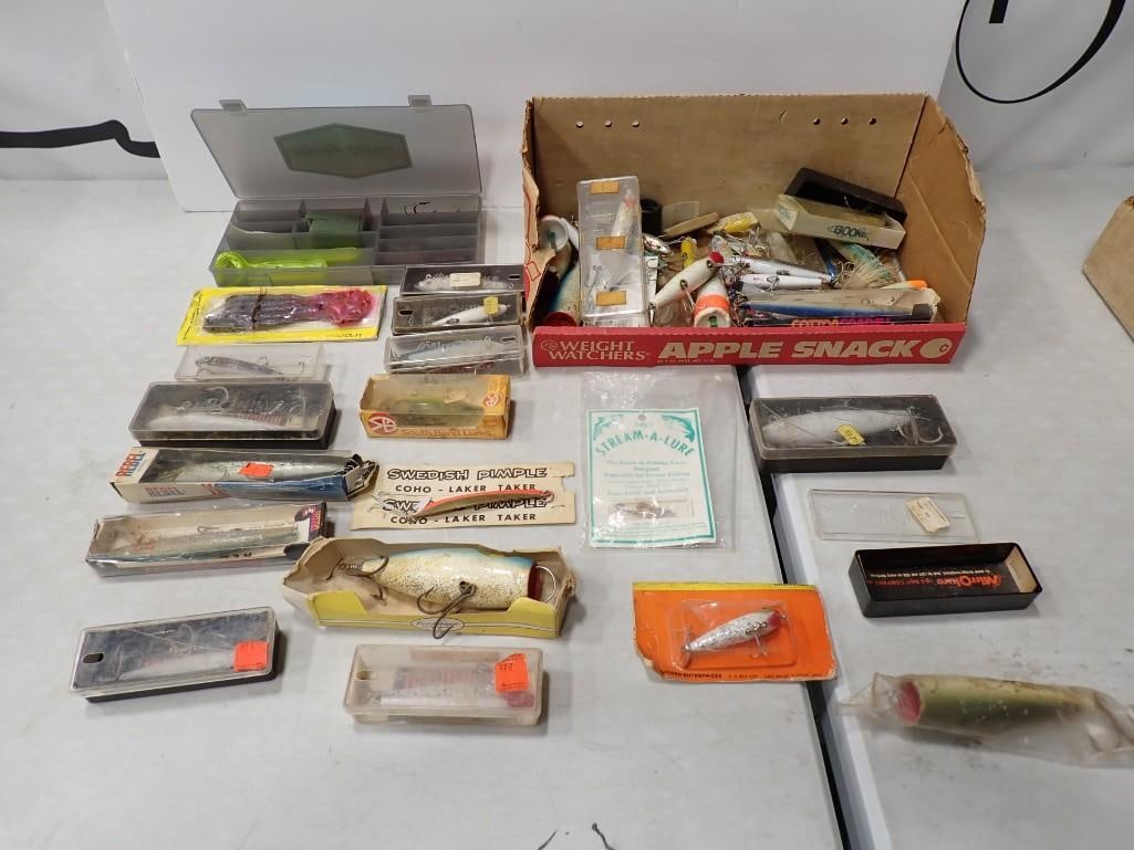 Lot of Fishing Lures incl Vintage, etc: Lot of Fishing Lures incl Vintage, etc All pictures are considered part of the description and should be examined carefully by bidders. Live Auctioneers is now offering Live Shipping through them. Thi