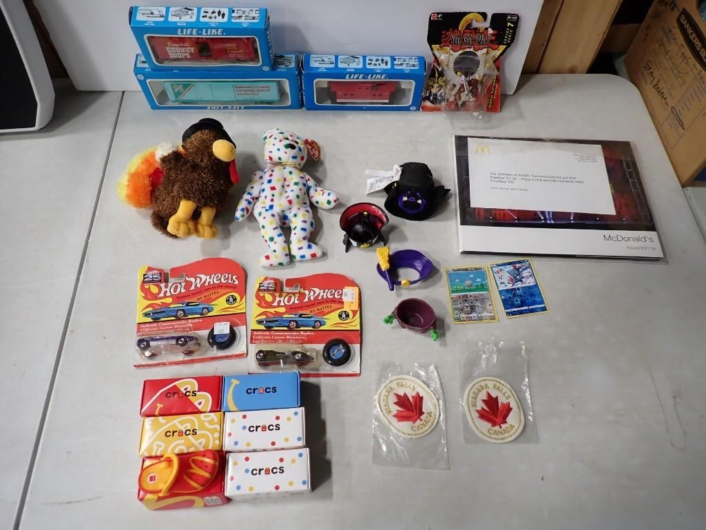 Smalls incl 2 Hot Wheels Replica Redlines New in Package, Life Like Train Cars,: Smalls incl 2 Hot Wheels Replica Redlines New in Package, Life Like Model Train Cars in Original Boxes, Embroidered Patches, Beanie Babies, McDonald's Items, etc All pictures are considered part o