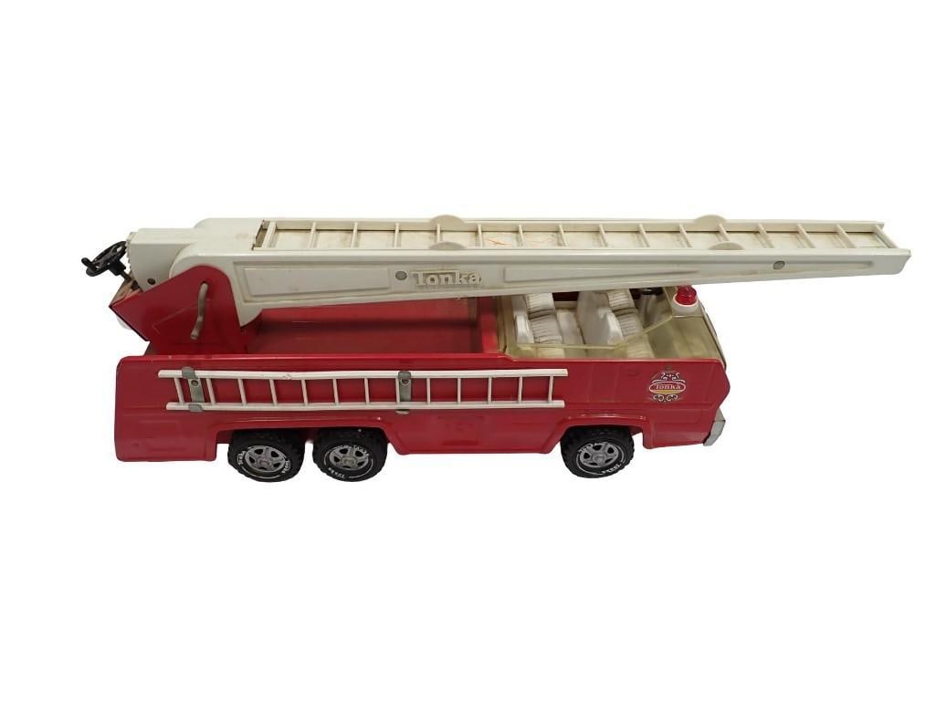 Vintage Tonka Firetruck Pressed Steel Toy: Vintage Tonka Firetruck Pressed Steel Toy All pictures are considered part of the description and should be examined carefully by bidders. Live Auctioneers is now offering Live Shipping through them. 