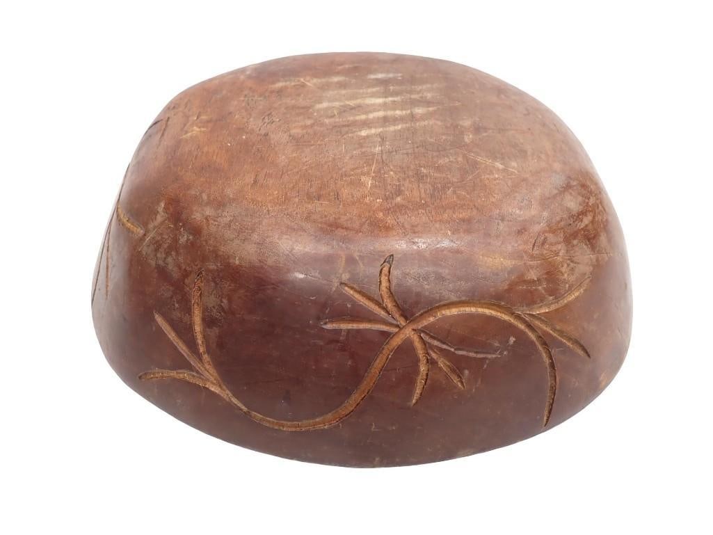 Vintage Hand Carved Wood Bowl (1 of 7)