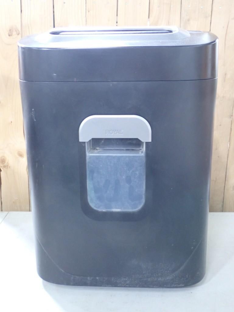 Royal 1620MX Crosscut Paper Shredder - it works: Royal 1620MX Crosscut Paper Shredder - it works All pictures are considered part of the description and should be examined carefully by bidders. Live Auctioneers is now offering Live Shipping through 