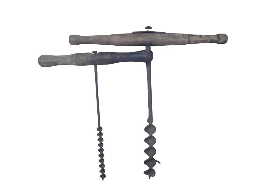 Two Antique T-handle Wood Handle Metal Screw Augers: Two Antique T-handle Wood Handle Metal Screw Augers All pictures are considered part of the description and should be examined carefully by bidders. Live Auctioneers is now offering Live Shipping thro