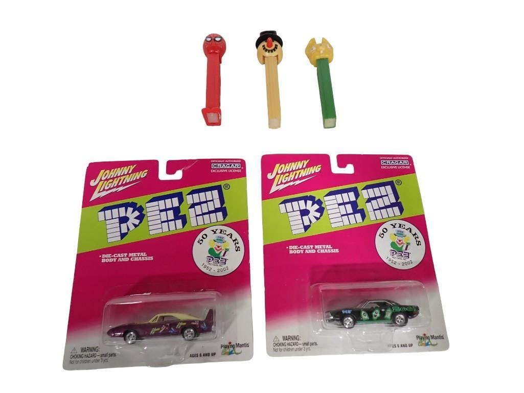2 Johnny Lightning Pez 50th Anniversary Die Cast Cars 1992-2002 New in Package, 2 Vintage Pez Dispan: 2 Johnny Lightning Pez 50th Anniversary Die Cast Cars 1992-2002 New in Package, 2 Vintage Pez Dispensers - no feet, 1 Spider-Man Pez Dispenser All pictures are considered part of the description and s